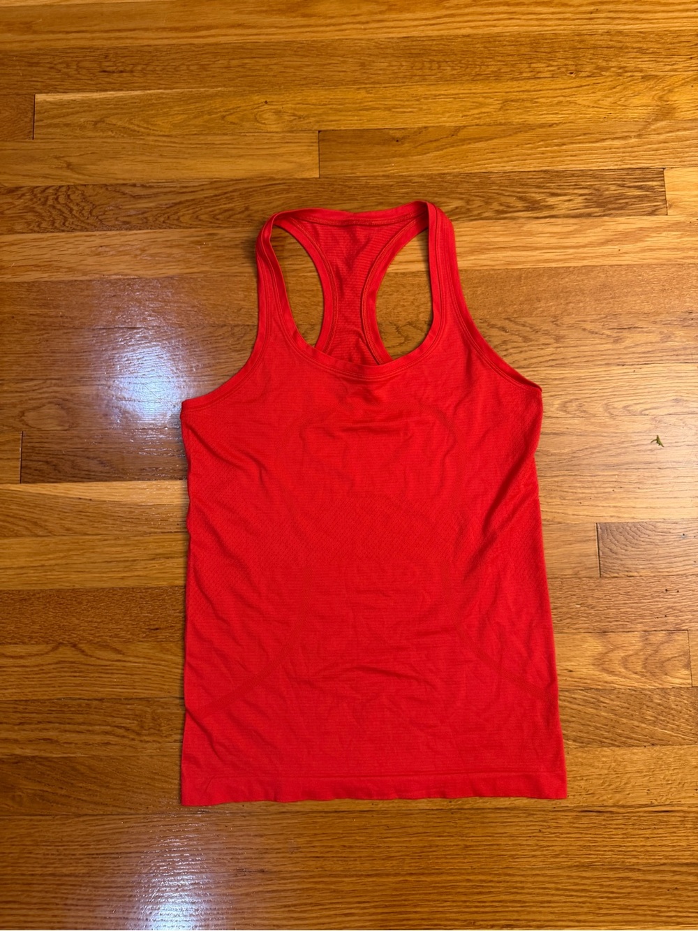 Lululemon Swiftly Tech Racerback Tank Top in Red - Size 6
